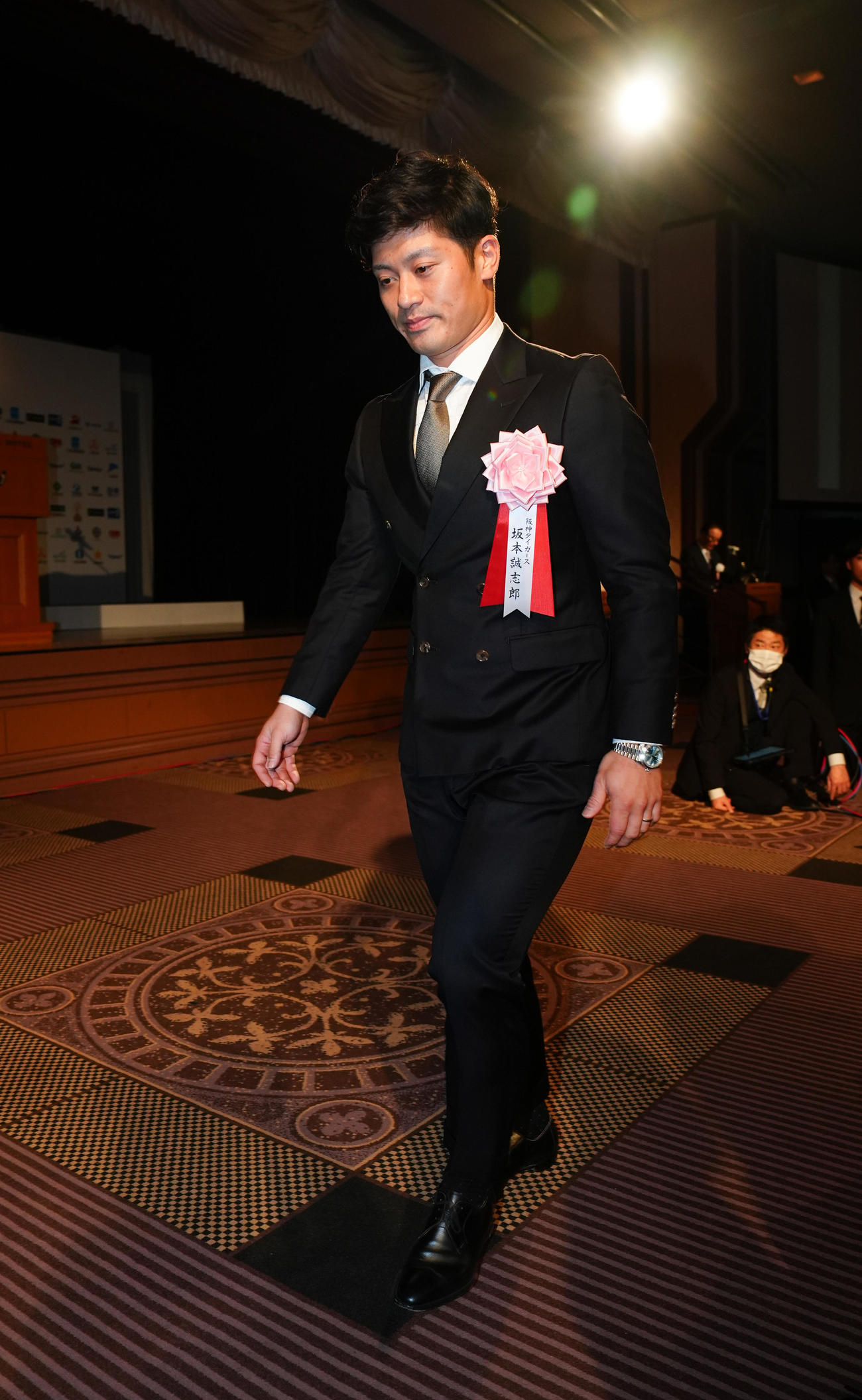 入場する阪神坂本（撮影・鈴木みどり）