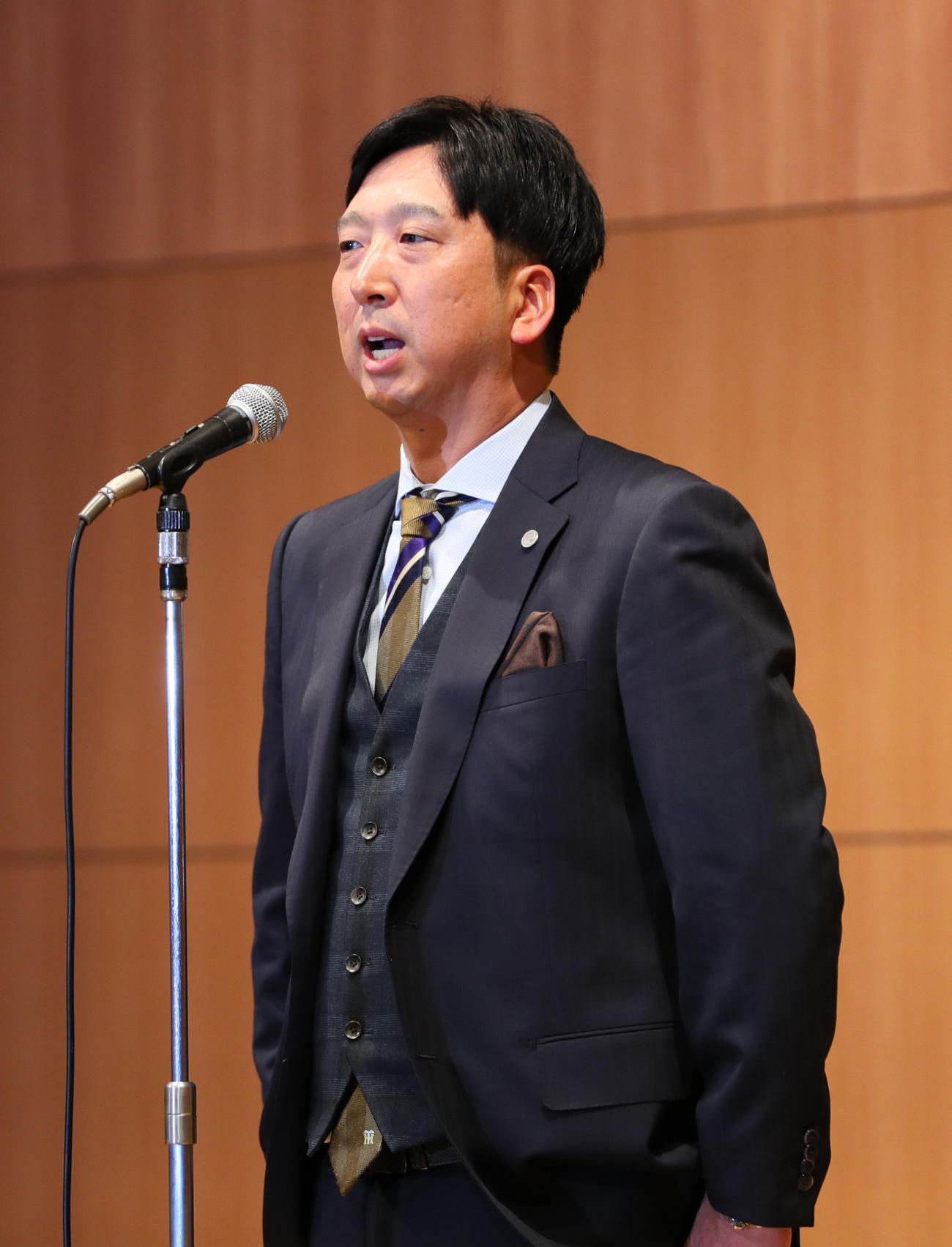 阪神球団納会で話す藤川監督（撮影・上山淳一）