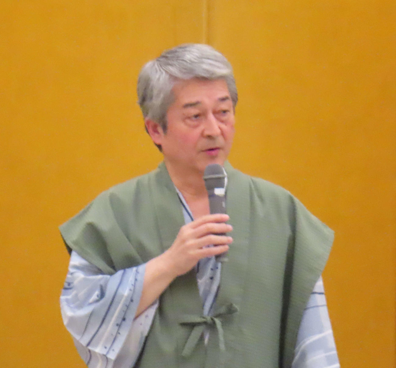納会であいさつした巨人国松球団社長（撮影・水谷京裕）