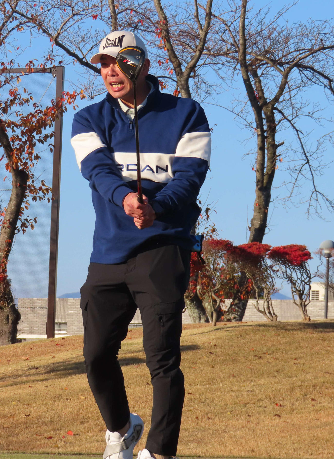納会ゴルフに参加した巨人阿部監督（撮影・水谷京裕）