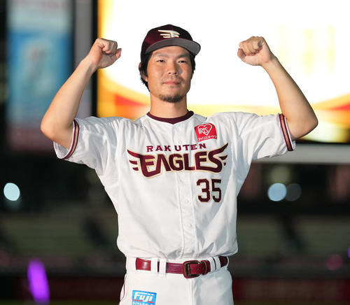 楽天】渡辺佳明、背番号「48」から「35」に変更 明大先輩で戦力外と