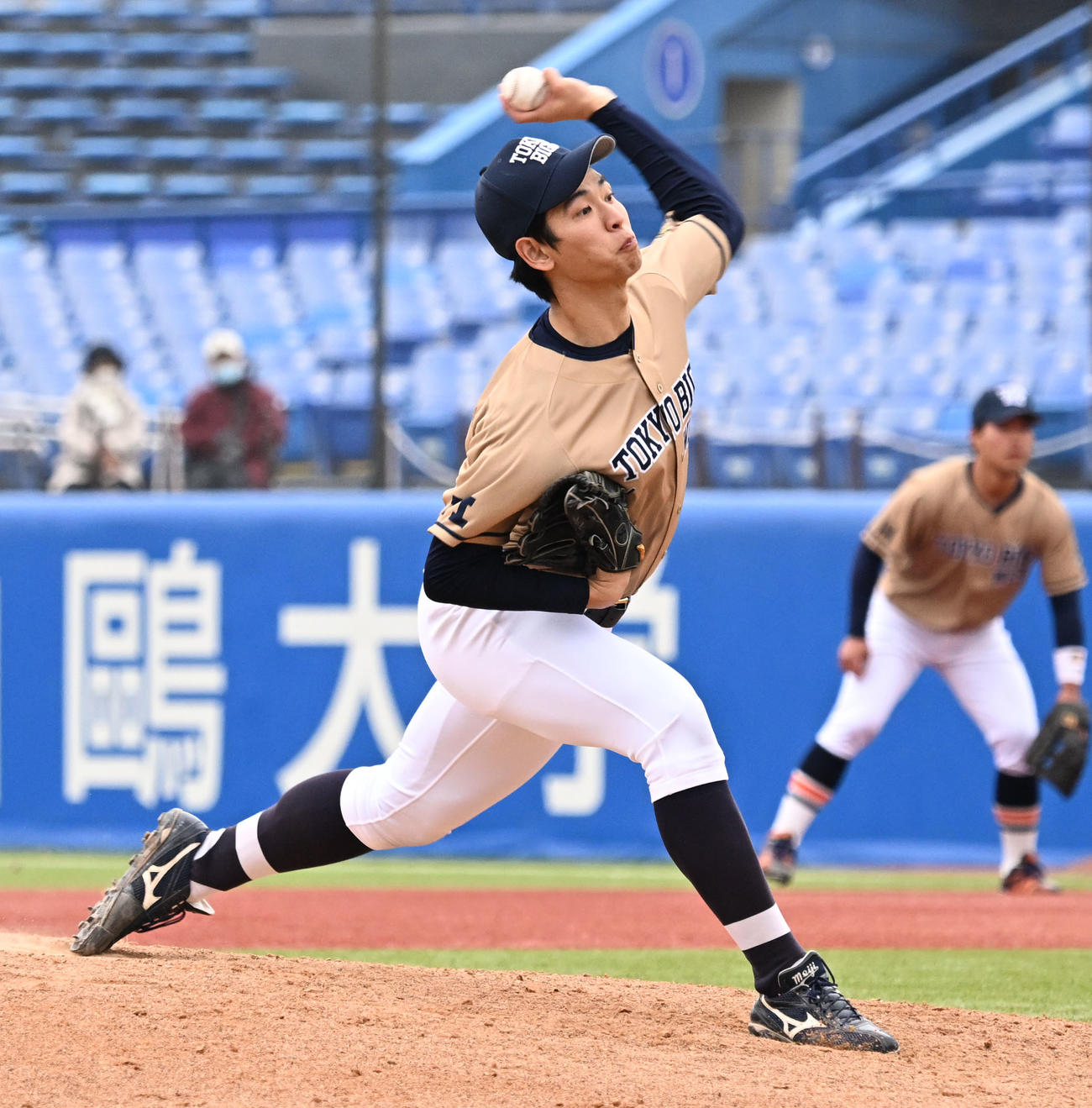 5回に登板したチームWestの明大・久野（撮影・千葉一成）