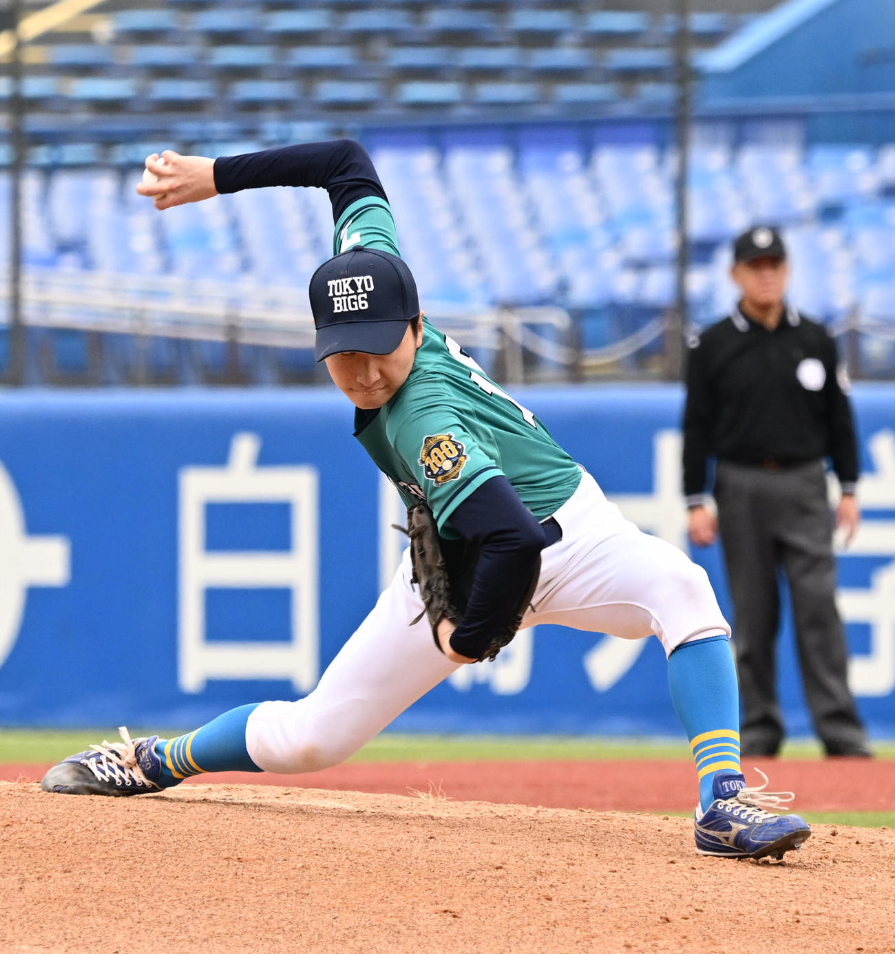 4回に登板したチームチームEastの東大・渡辺向（撮影・千葉一成）