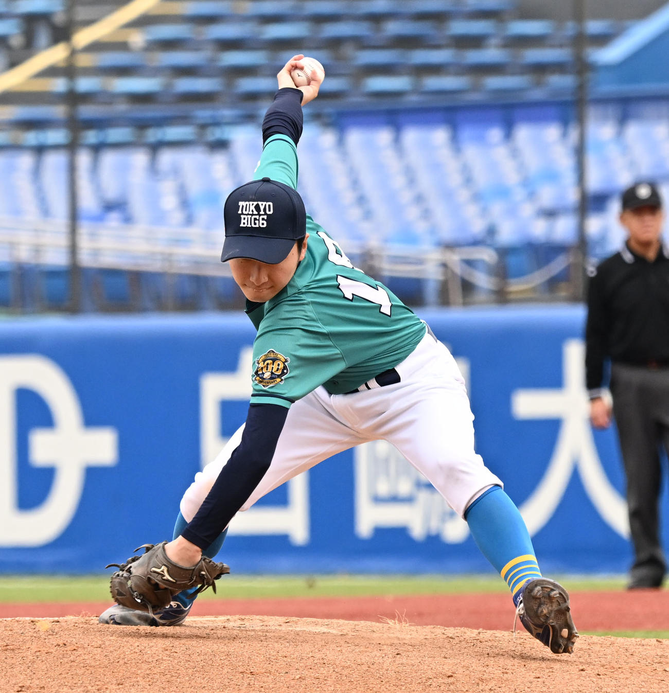 4回に登板したチームチームEastの東大・渡辺向（撮影・千葉一成）