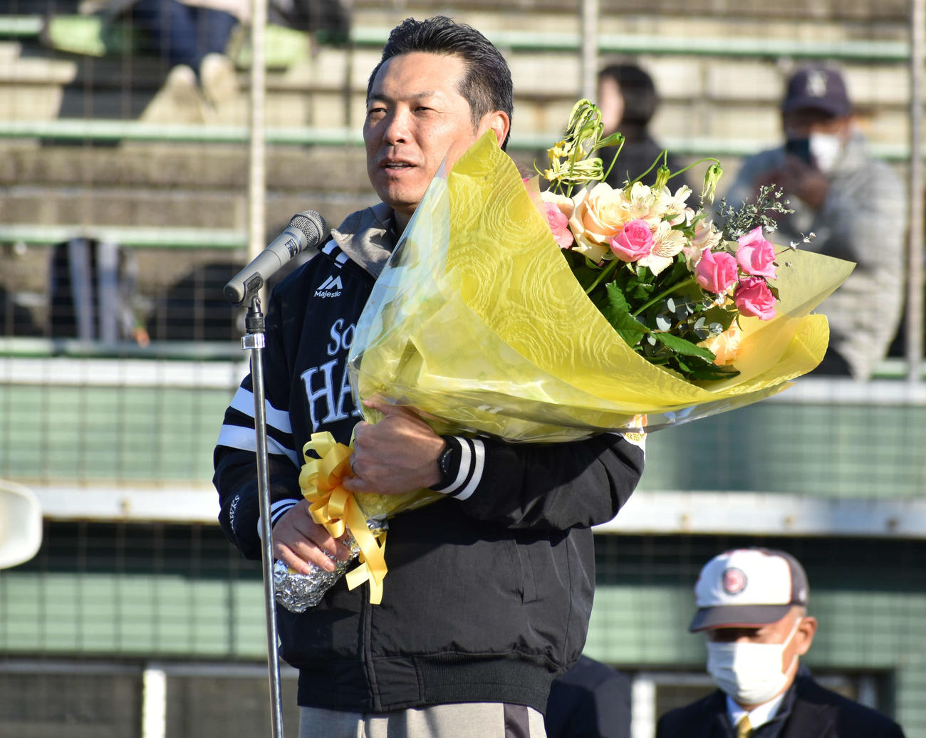 開会式で挨拶をする小久保監督（撮影・只松憲）