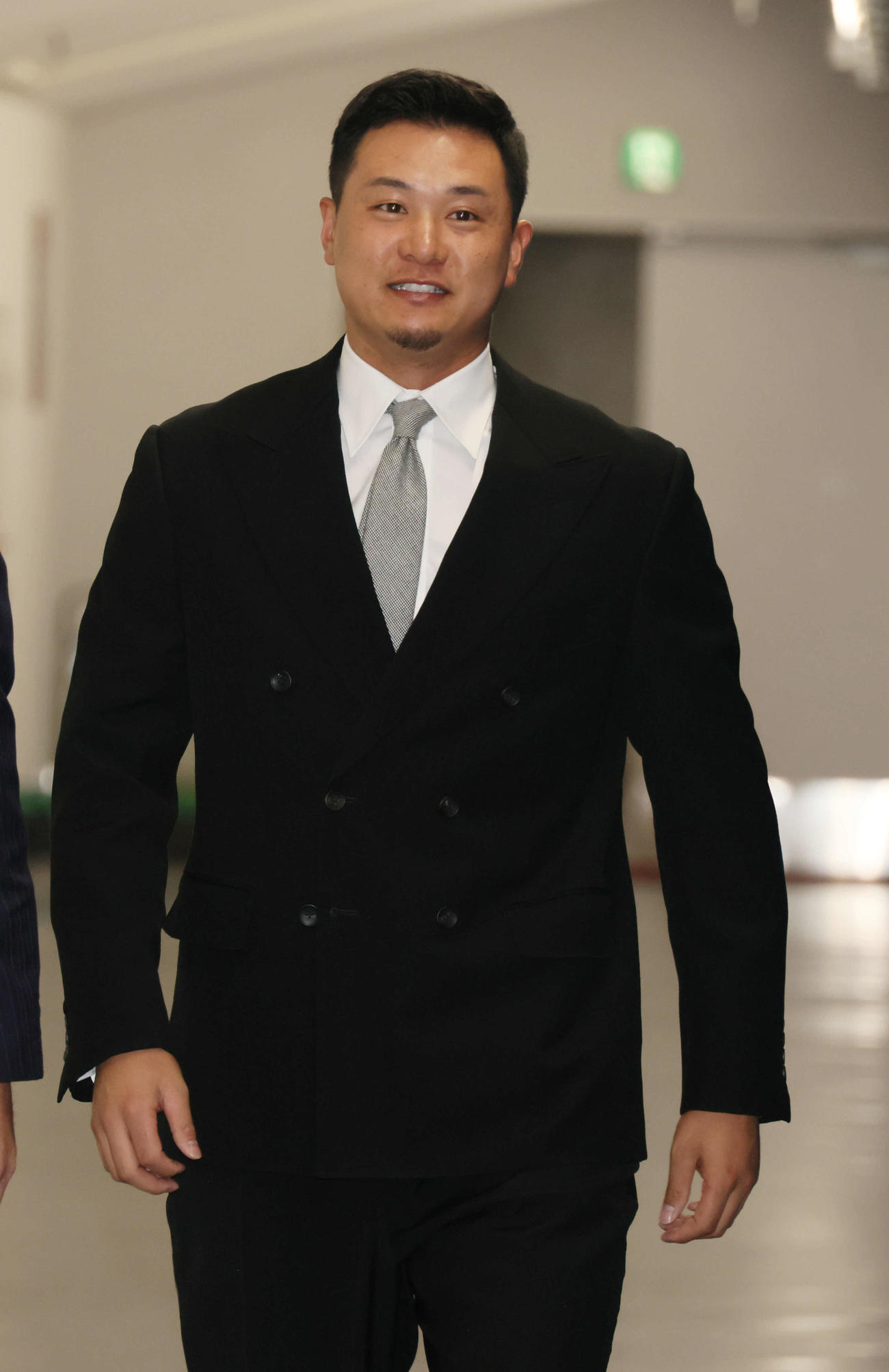 契約更改にのぞむ広島森（撮影・加藤孝規）