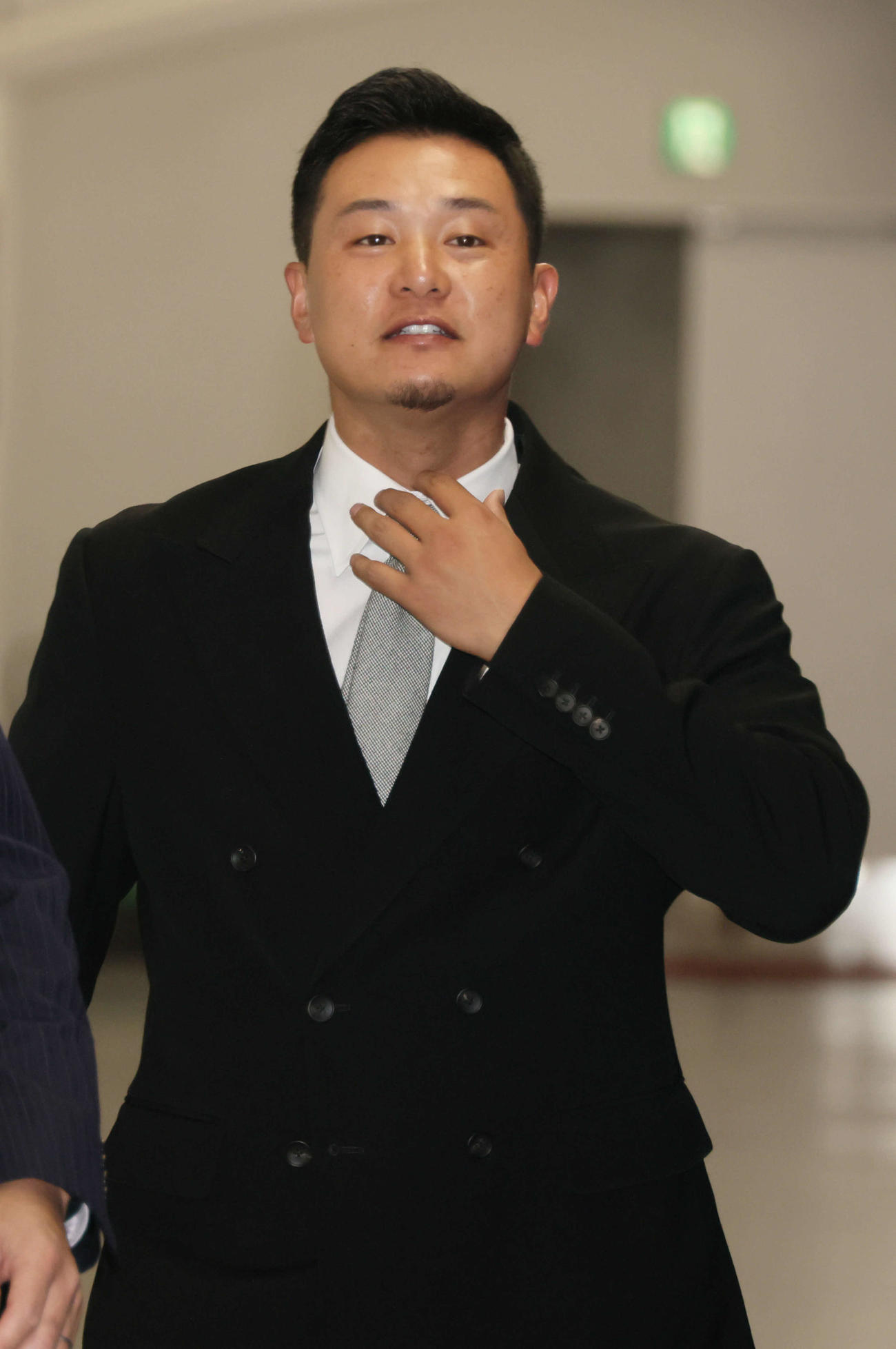 契約更改にのぞむ広島森（撮影・加藤孝規）