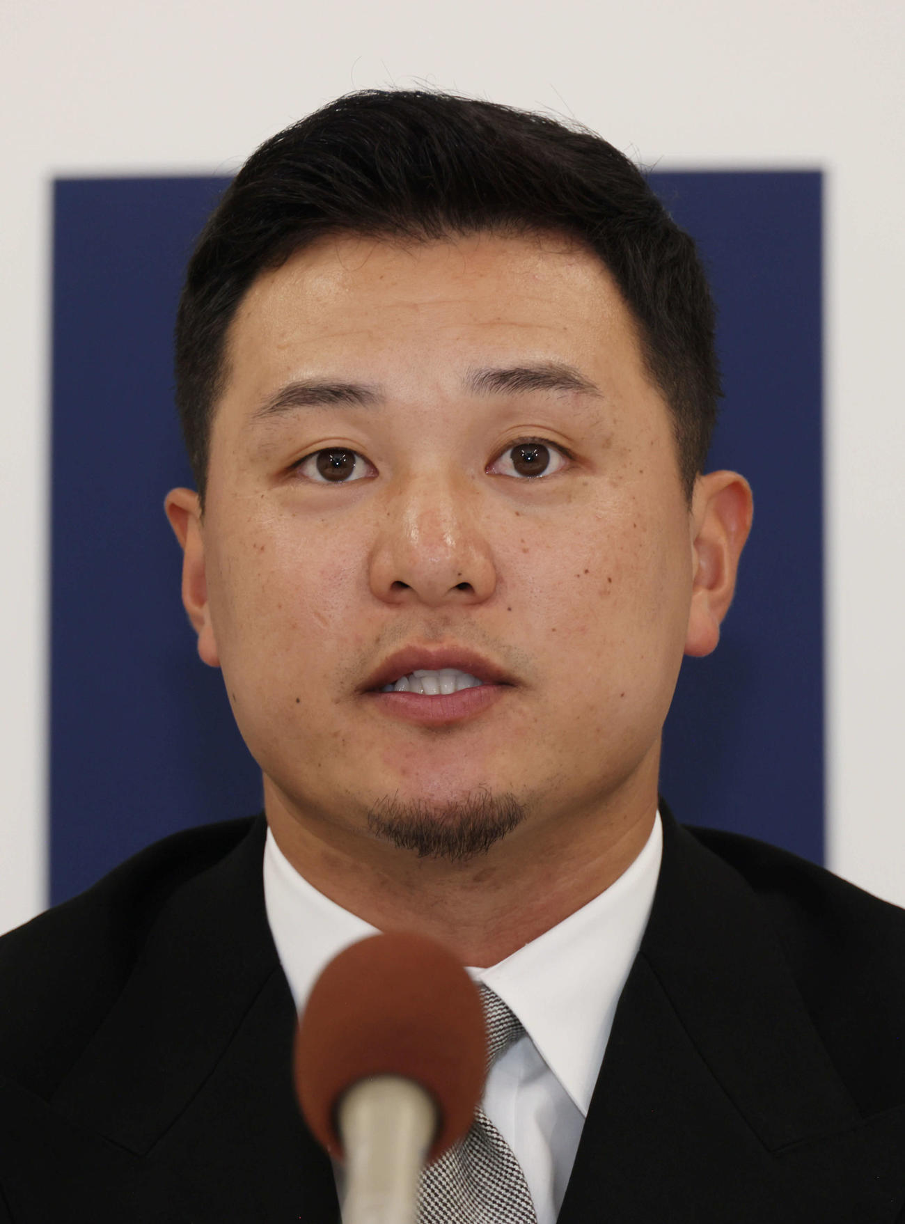 契約更改し、会見する広島森（撮影・加藤孝規）