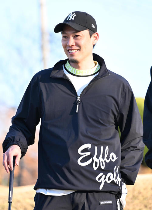 選手会ゴルフに参加する岩崎（撮影・石井愛子）