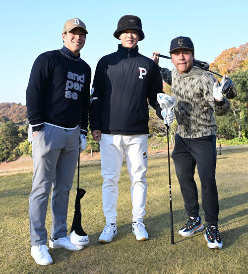 選手会ゴルフに参加する（左から）来田、太田、池田（撮影・石井愛子）