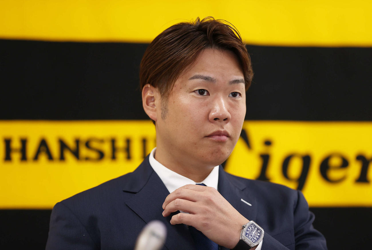 契約更改を終え会見する阪神西勇（撮影・上山淳一）