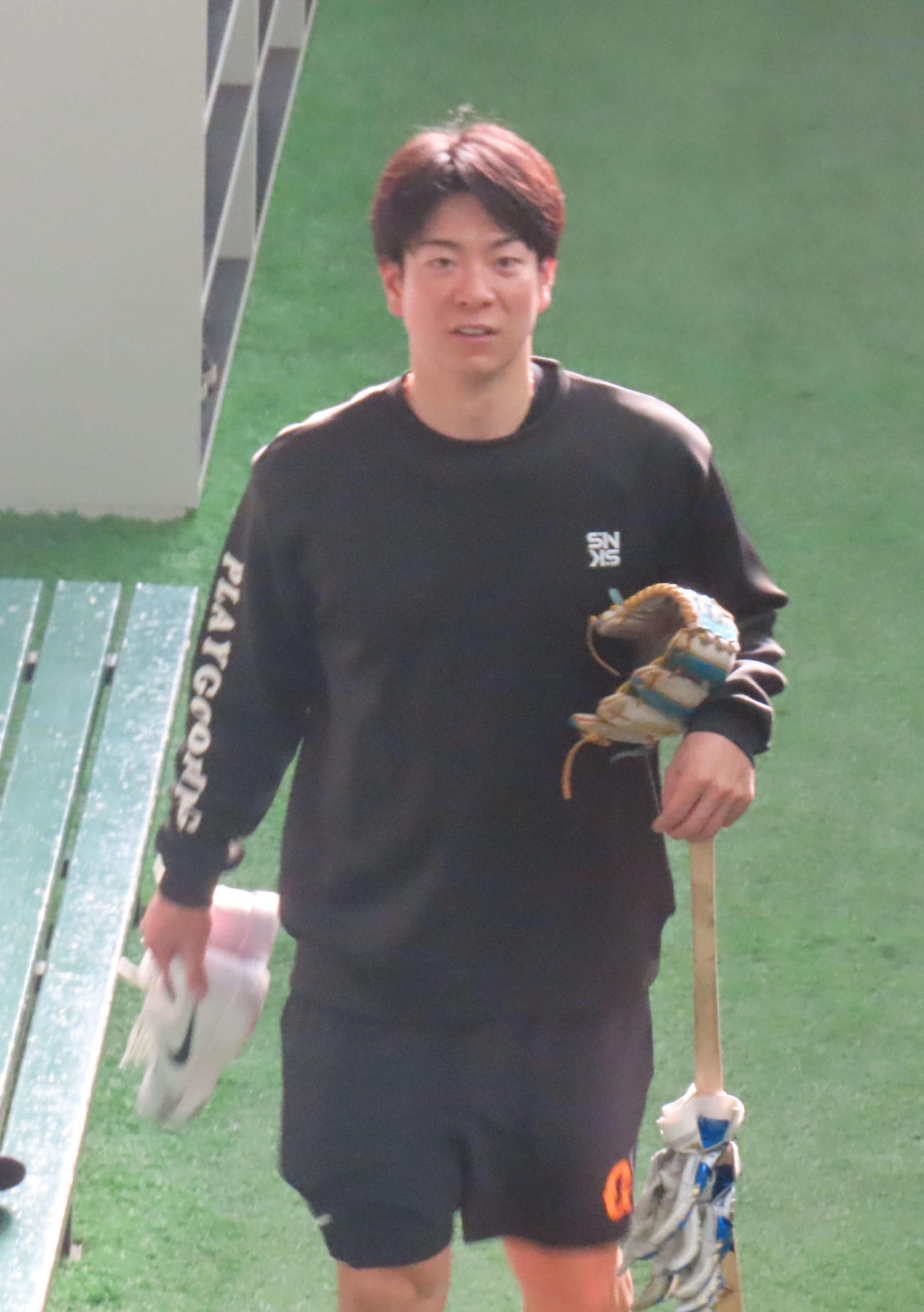 巨人初練習を行った松本剛（撮影・北村健龍）