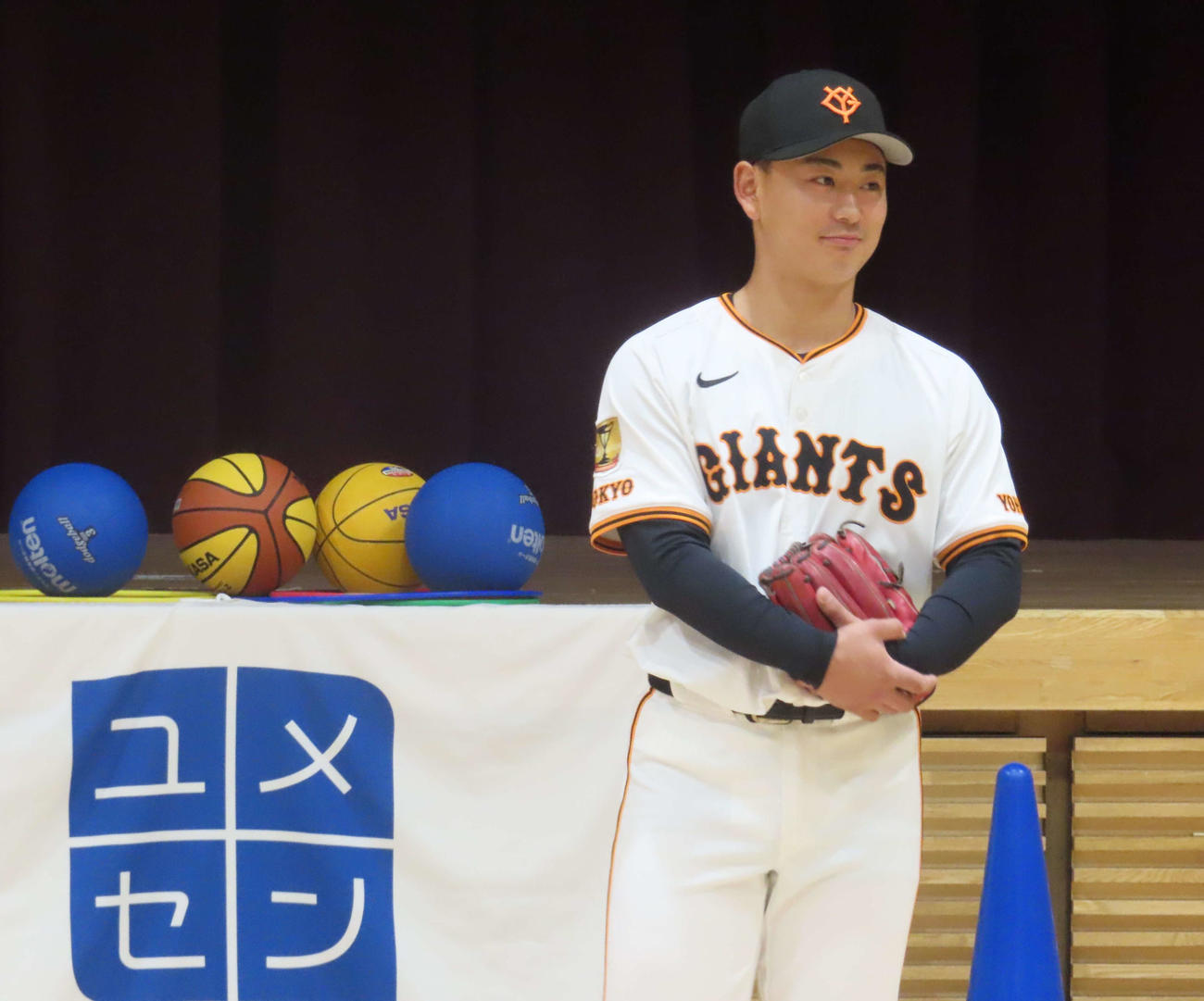 ユメセン×日本プロ野球選手会「夢の教室」に参加した巨人宮原（撮影・水谷京裕）