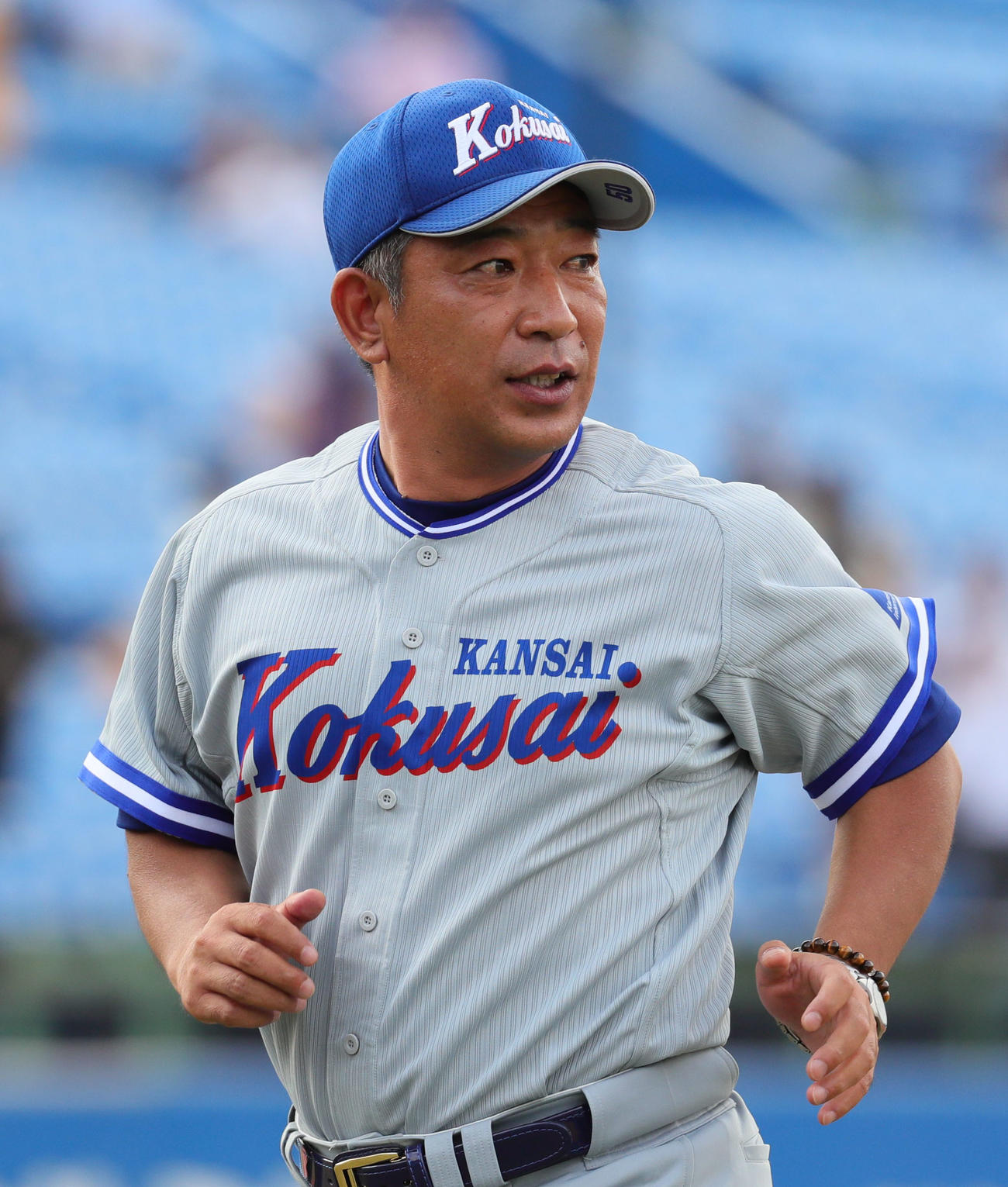 関西国際大の鈴木英之監督（2016年6月撮影）