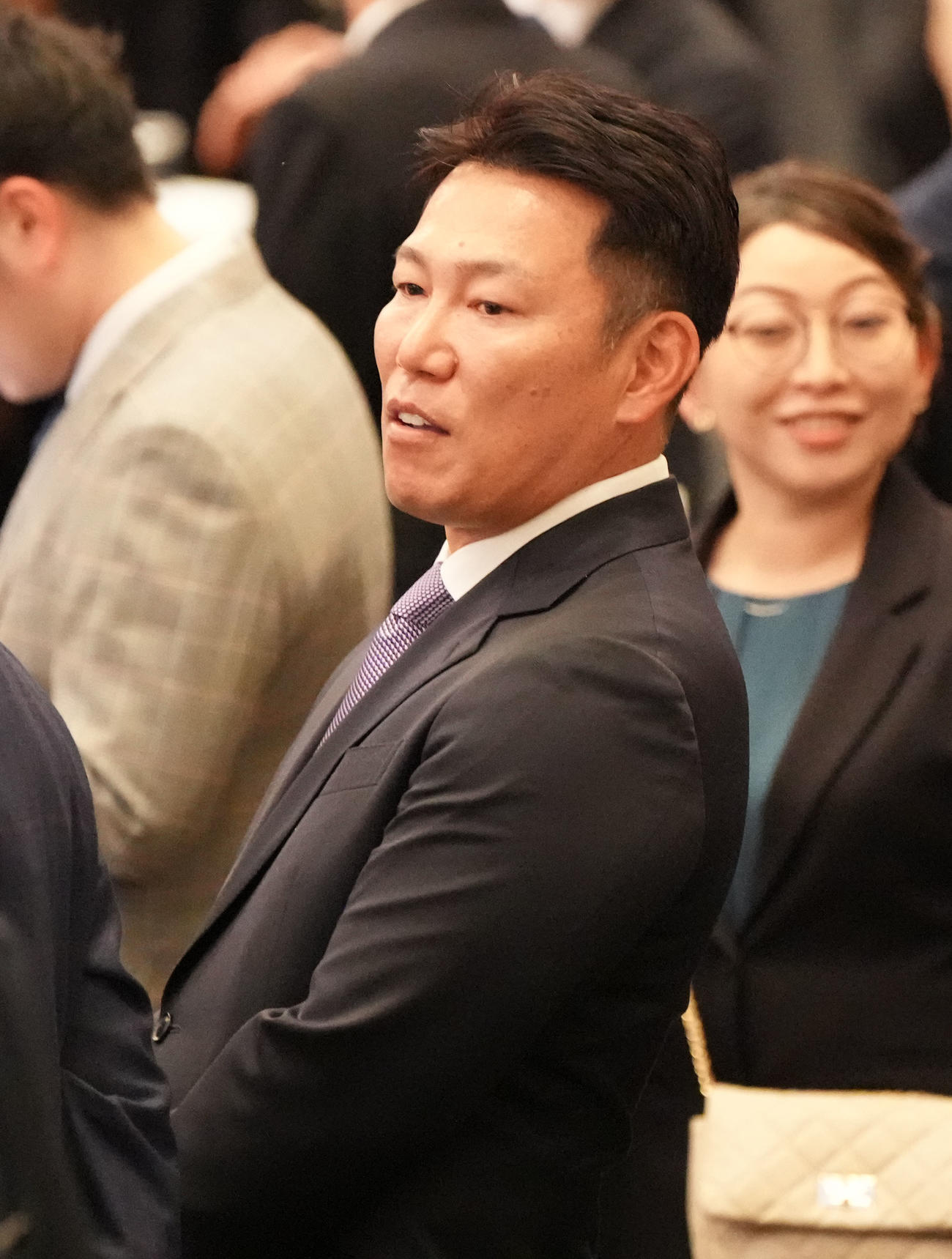 会場に訪れた野球日本代表の井端弘和監督（撮影・森本幸一）