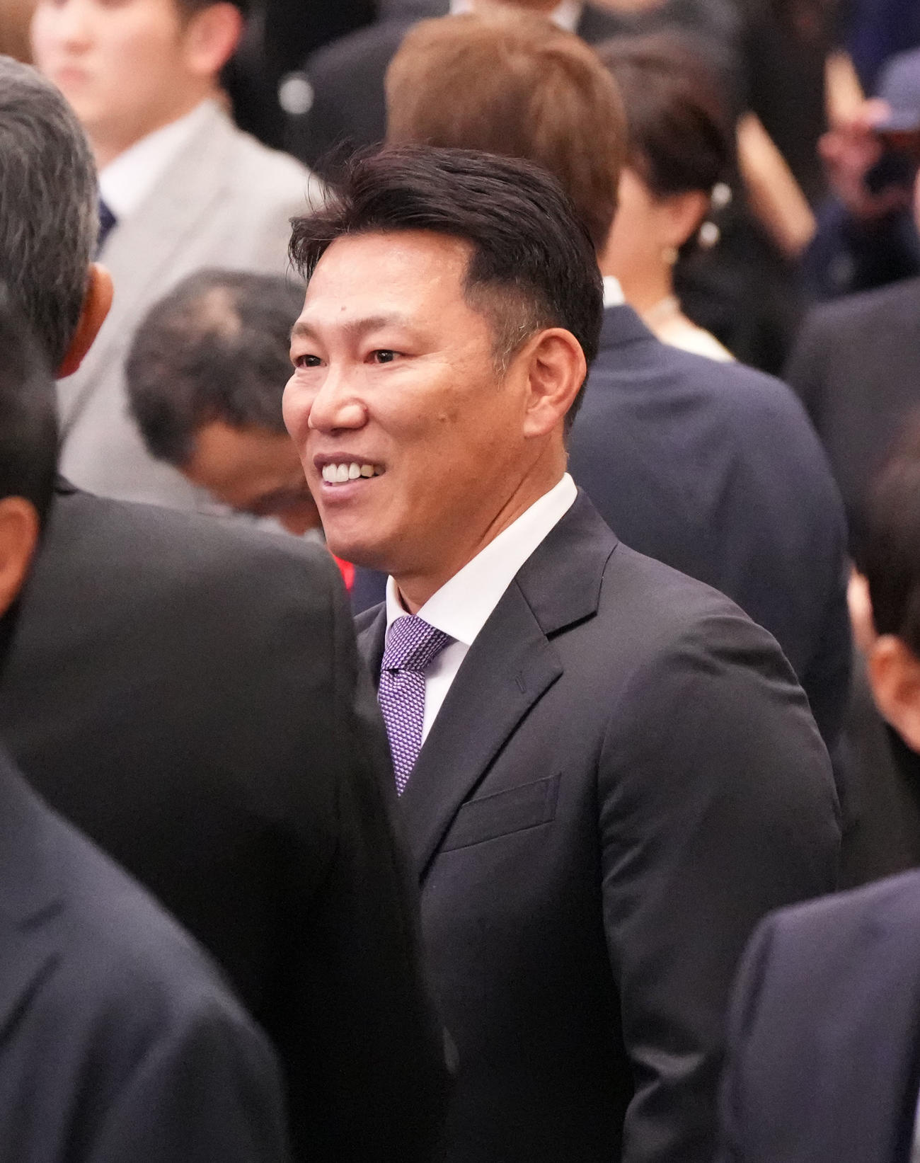 会場に訪れた侍ジャパン井端弘和監督（撮影・森本幸一）