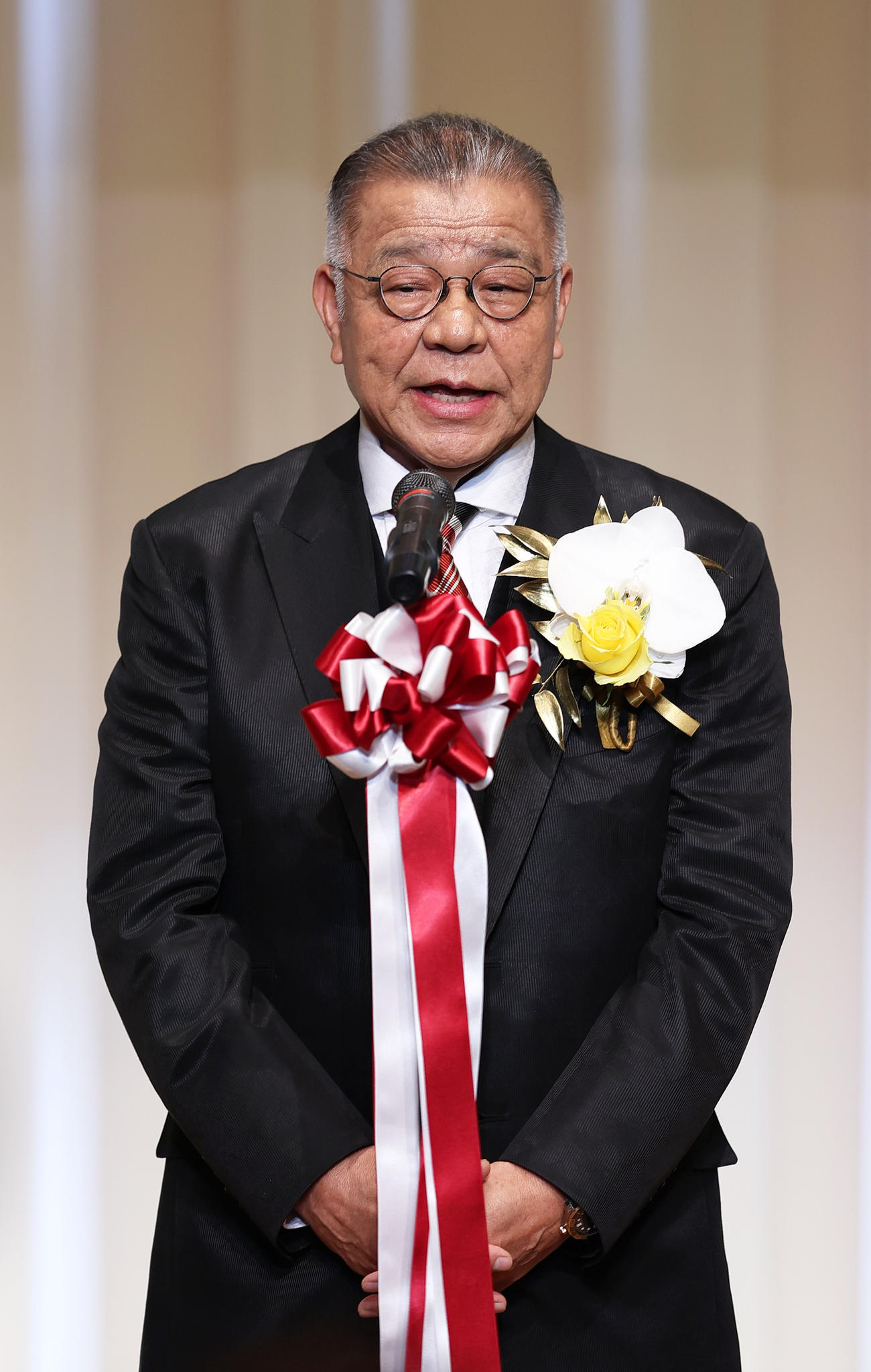 野球殿堂入りを祝う会であいさつする掛布氏（撮影・上山淳一）