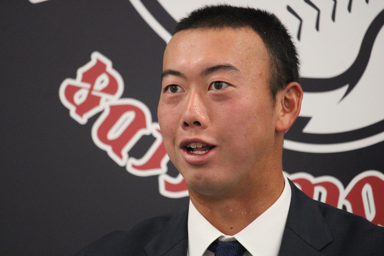 契約更改を終えた西武村田（撮影・金子真仁）