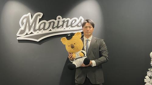 ロッテ】石垣雅海は現状維持の900万円でサイン 故障離脱「一番悔い