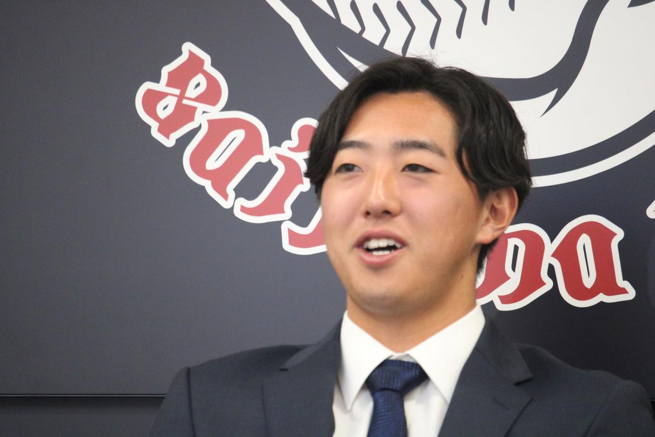 契約更改を終えた西武黒田（撮影・金子真仁）