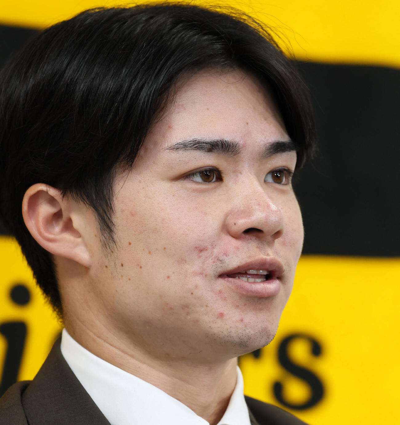 契約を更改し会見する中野（撮影・加藤哉）