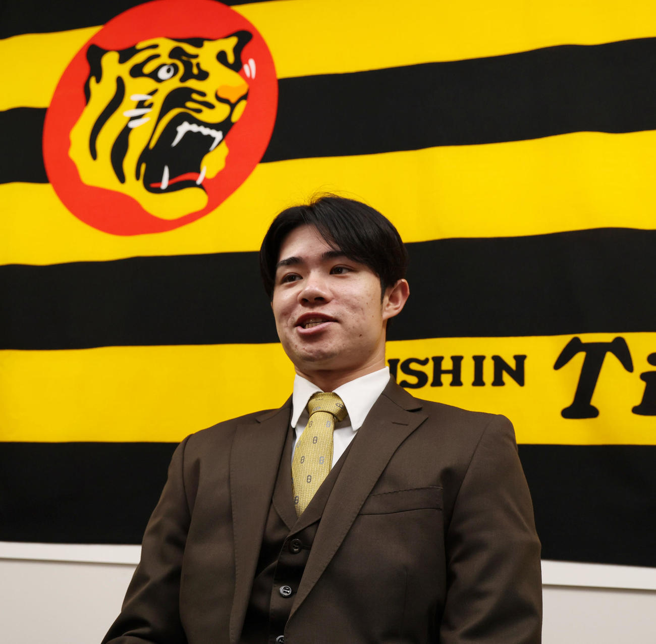 契約を更改し会見する中野（撮影・加藤哉）