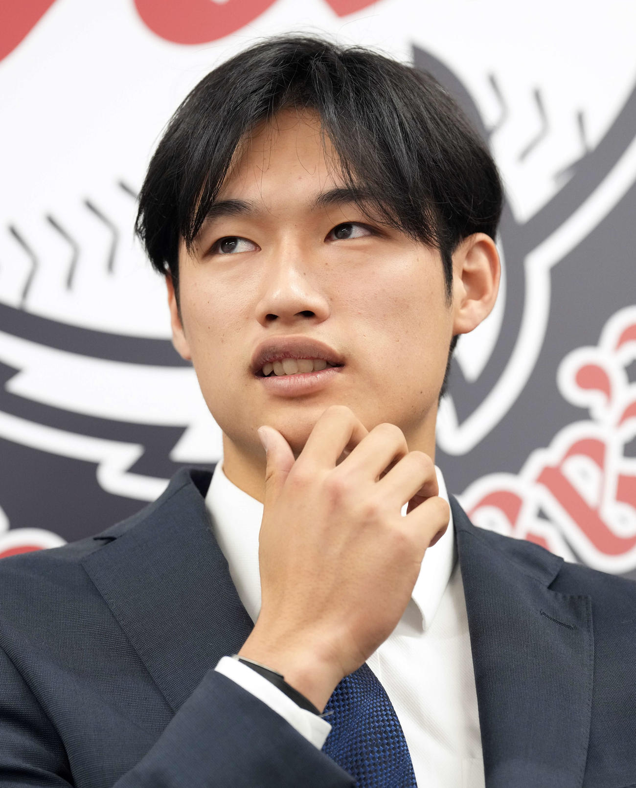契約更改を終え会見に臨んだ西武羽田（撮影・たえ見朱実）