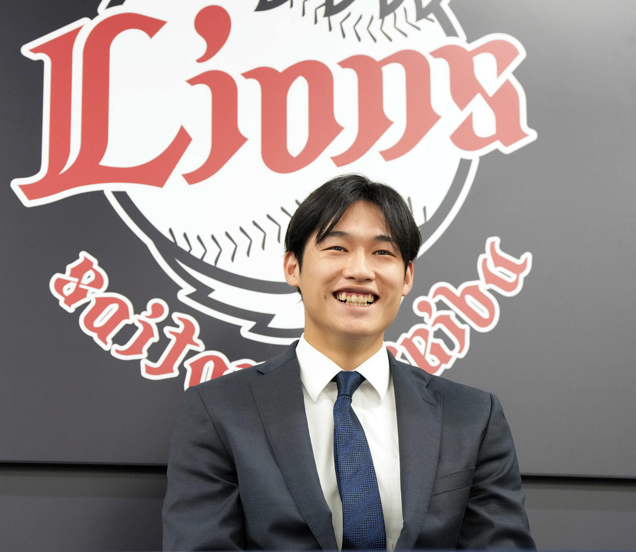契約更改を終え会見に臨んだ西武羽田（撮影・たえ見朱実）