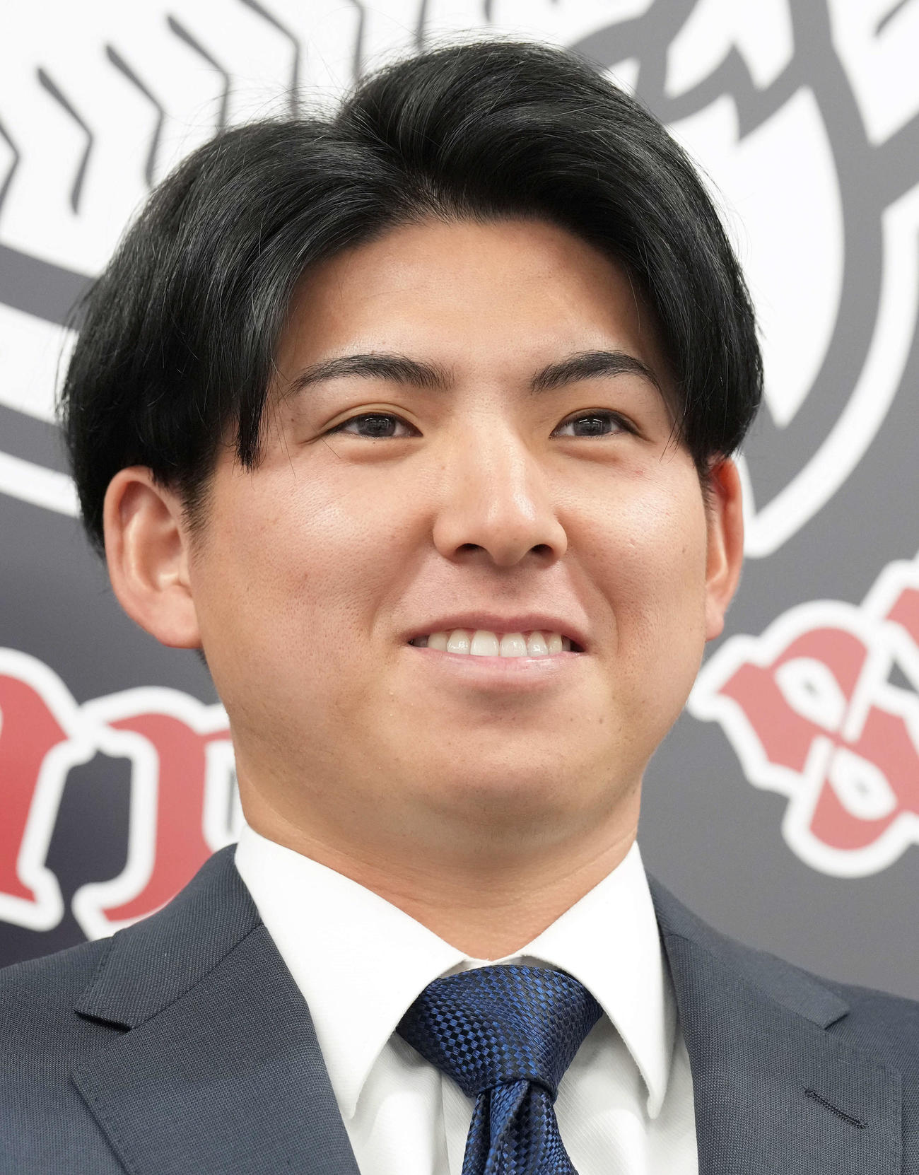 記者の質問に笑顔で答える西武武内（撮影・たえ見朱実）