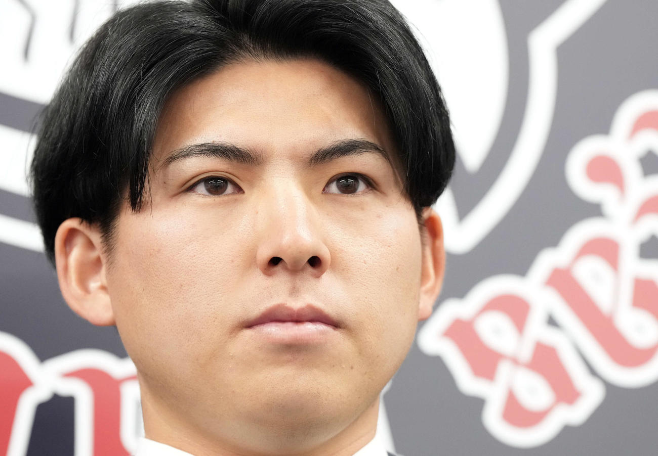 契約更改を終え会見に臨んだ西武武内（撮影・たえ見朱実）