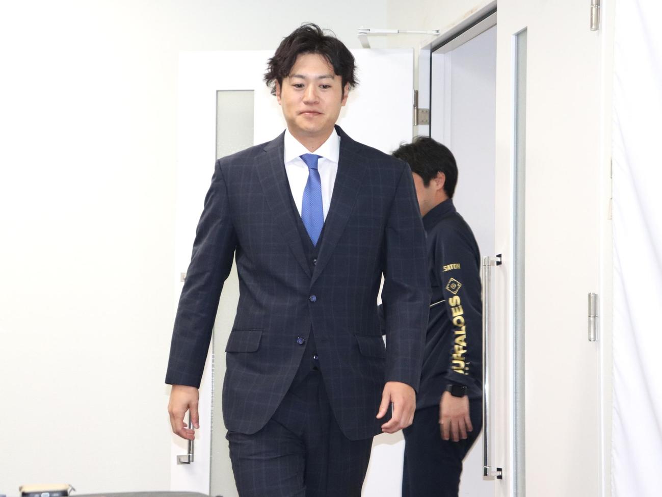 契約更改を終え、会見するオリックス山田（撮影・中島麗）