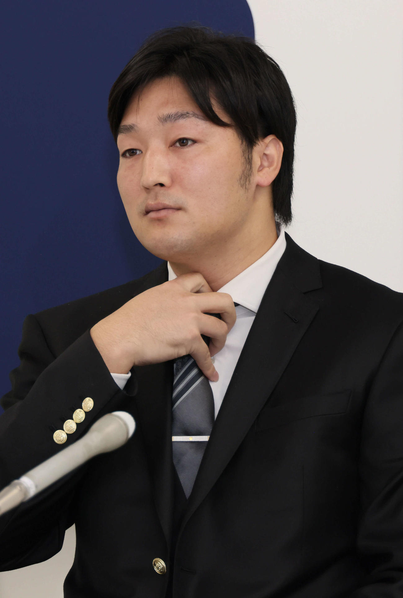 契約更改後、会見する広島床田（撮影・加藤孝規）