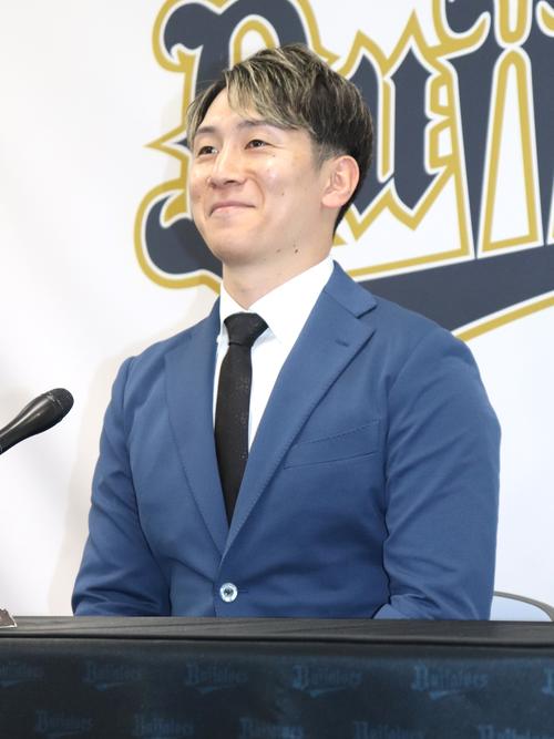 オリックス】西川龍馬、1億円アップの4億円で更改「夏場のけがが