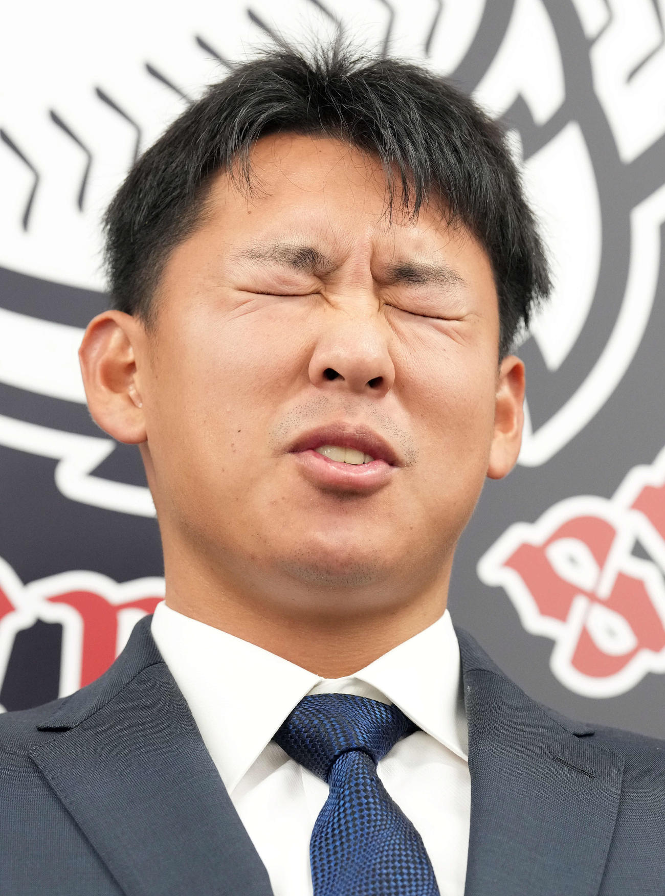契約更改を終え会見に臨んだ西武山田（撮影・たえ見朱実）
