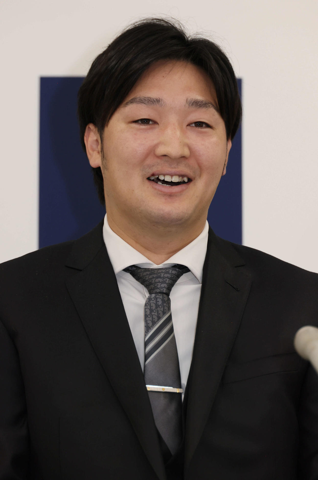 契約更改後、会見する広島床田（撮影・加藤孝規）