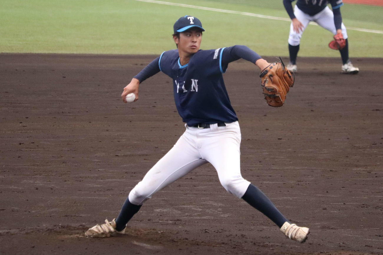 3回1安打1失点の桐蔭横浜大、先発の古川（撮影・保坂淑子）