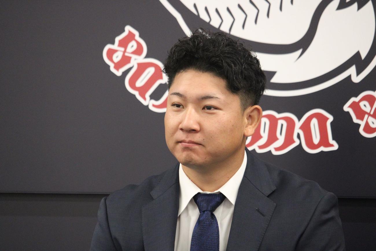 契約更改を終えた西武古賀悠（撮影・金子真仁）