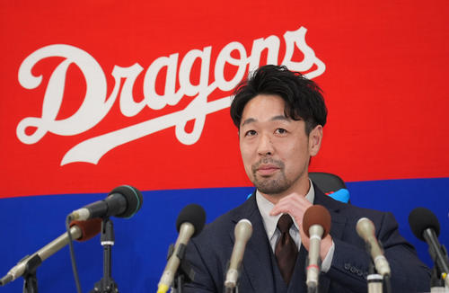 中日】楽天戦力外の「マスター」阿部寿樹が4年ぶり古巣復帰 年俸1500