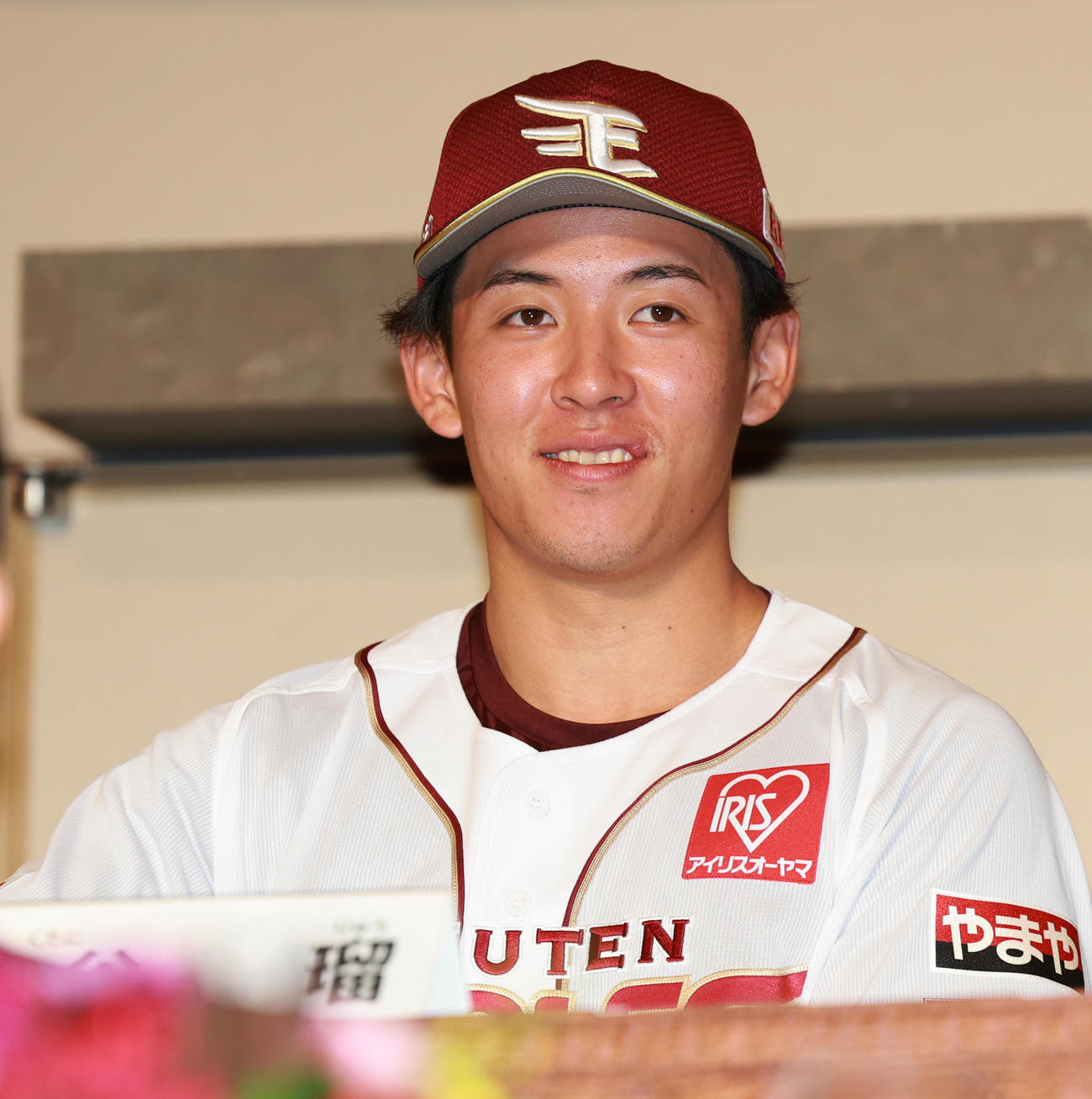 楽天新入団選手発表会見で、笑顔をみせるドラフト6位の王子・九谷（撮影・野上伸悟）