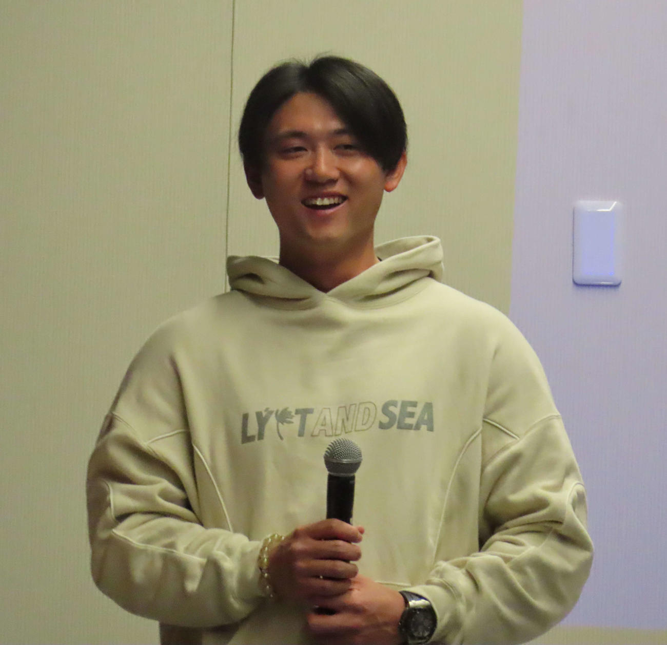 よみうりランドでトークショーに参加する巨人平内（撮影・北村健龍）