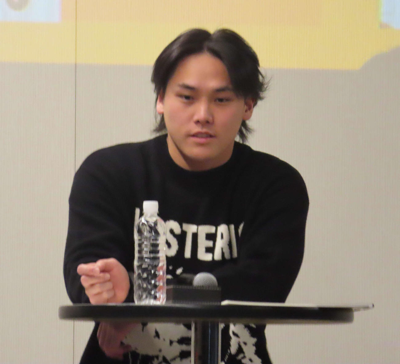 よみうりランドでトークショーに参加する巨人京本（撮影・北村健龍）