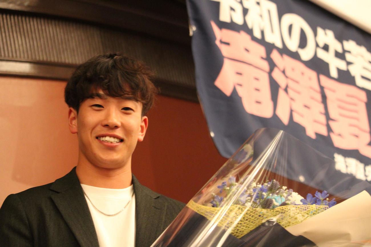 地元上越で後援会の応援イベントに参加した西武滝沢（撮影・金子真仁）