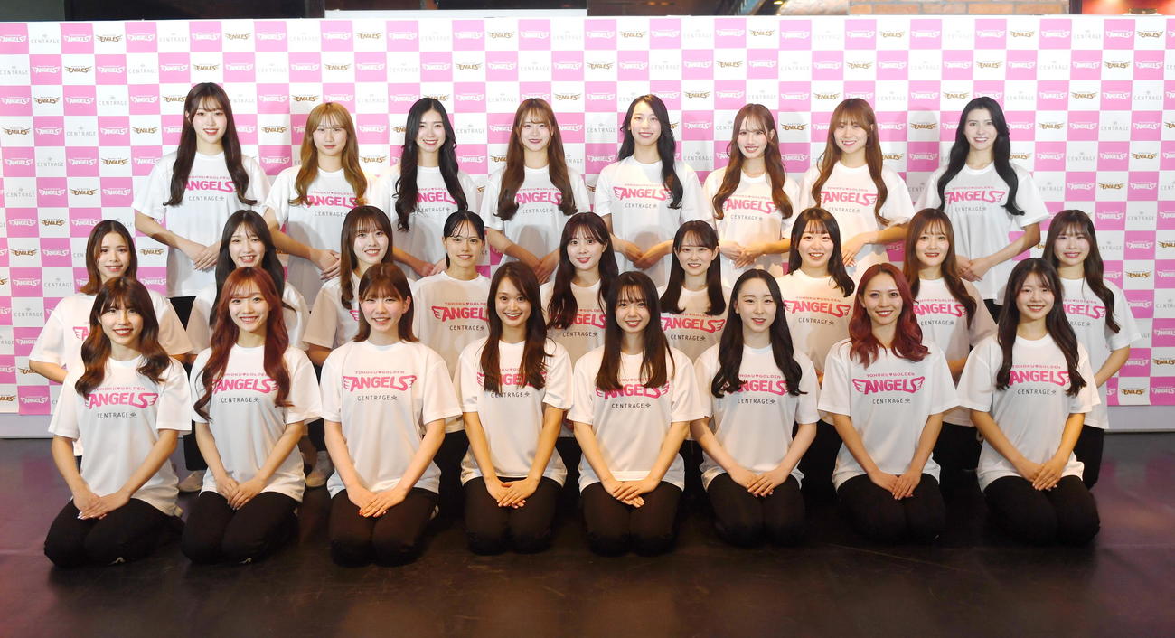 最終オーディションで合格した「東北ゴールデンエンジェルス」の2026メンバー。1列目左からAYANE、OUKA、HINATA、KYOKA、AKARI、MOMOKA、KAO、KANNA。2列目左からYUU、OTOMI、HANAR、HARUHI、TAMAKI、NANAMI、HANA、HARUKA、NOA。3列目左からUMI、MONAMI、YUKINA、KOTOHA、MEI、HONOKA、NANAKA、HARU（撮影・山田愛斗）