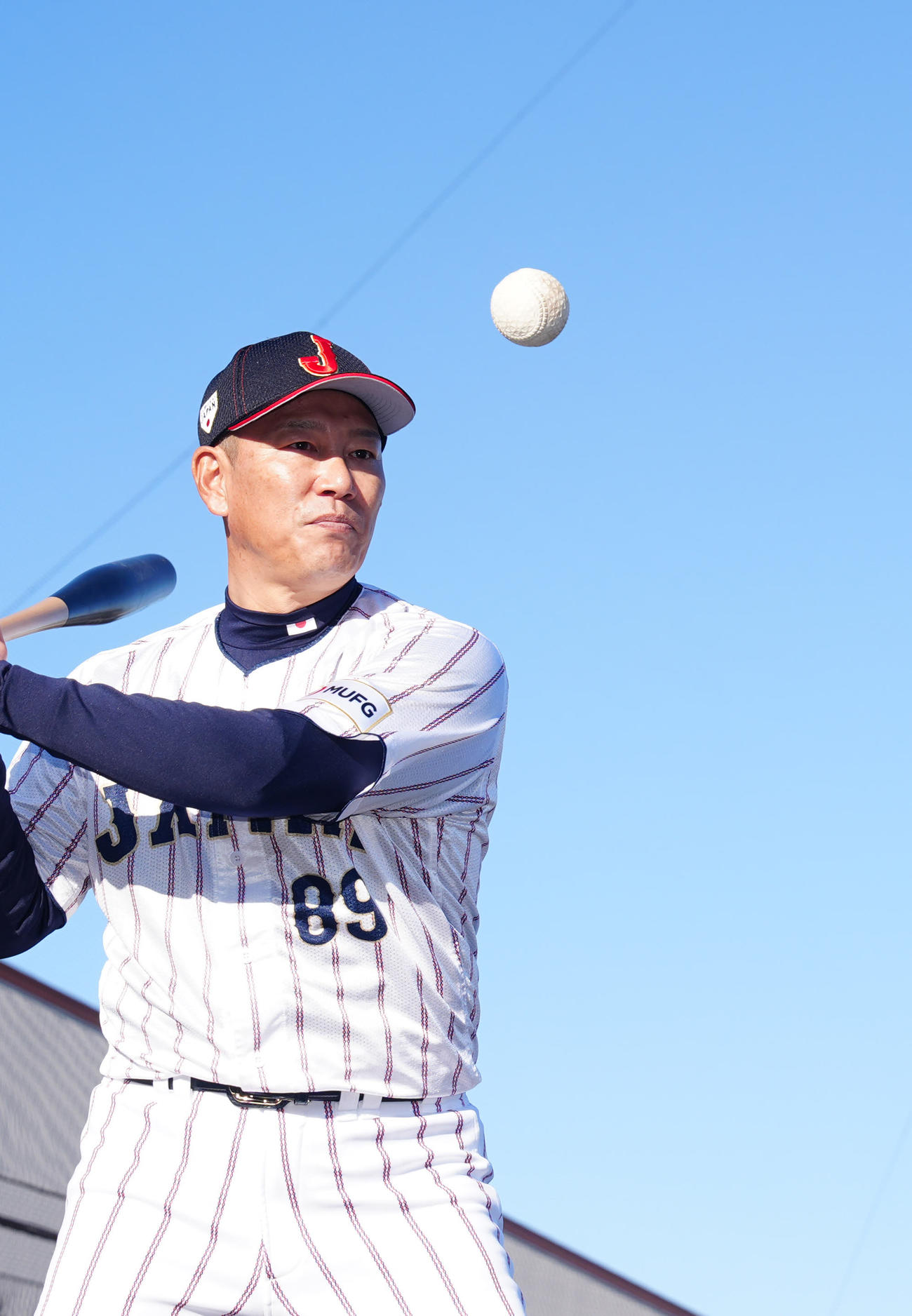野球教室でノックする侍ジャパン井端監督（撮影・江口和貴）