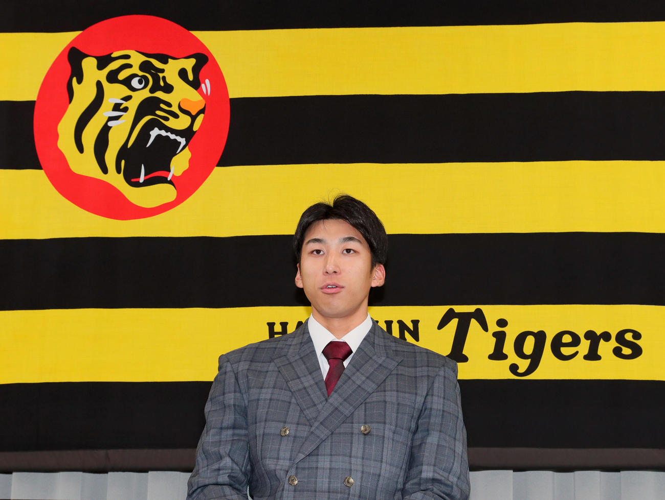 契約更改を終え会見する阪神茨木（撮影・上山淳一）