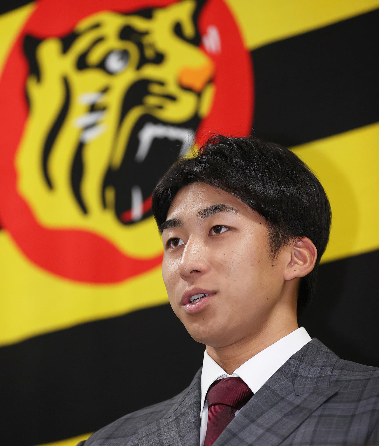 契約更改を終え会見する阪神茨木（撮影・上山淳一）