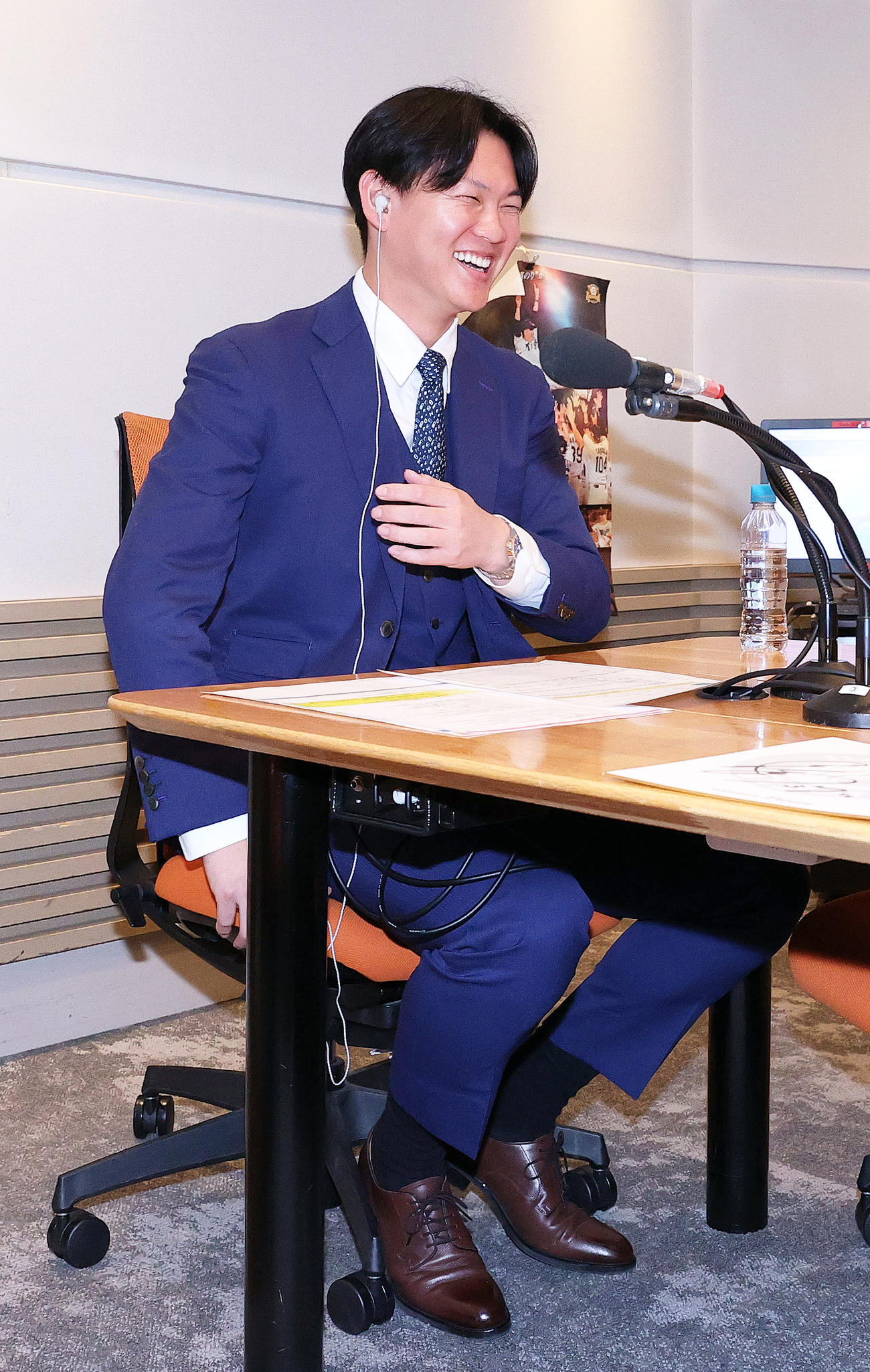 ABCラジオ「ラジオで虎バン！」に出演する阪神及川（撮影・上山淳一）
