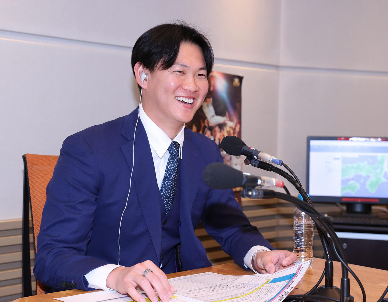 ABCラジオ「ラジオで虎バン！」に出演する阪神及川（撮影・上山淳一）
