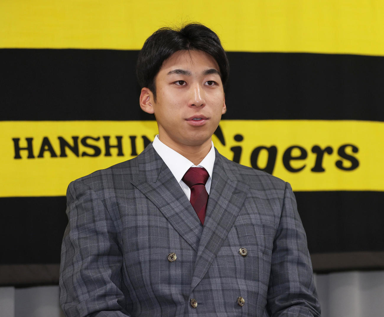 契約更改を終え会見する阪神茨木（撮影・上山淳一）