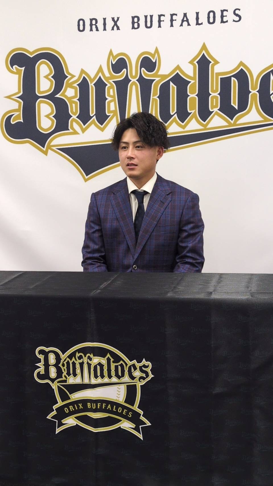 契約更改後に会見した、オリックス育成の田島